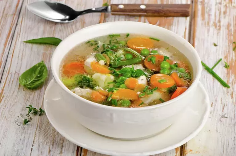 Sopa de vegetais em perda de peso